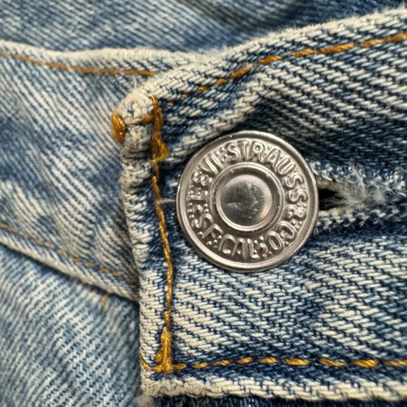 Vintage Distressed Levi's 501s - Picture 4 of 7